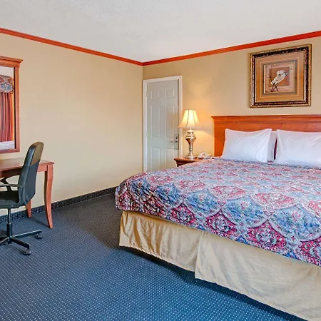 Days Inn By Wyndham Albuquerque Downtown-2